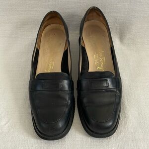 Salvatore Ferragamo black leather loafer women’s size 6